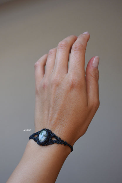 bracciale monolith con giada peace indossato