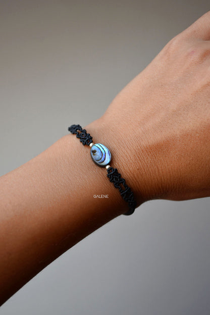 bracciale Filum con Abalone naturale indossato – vista sul polso