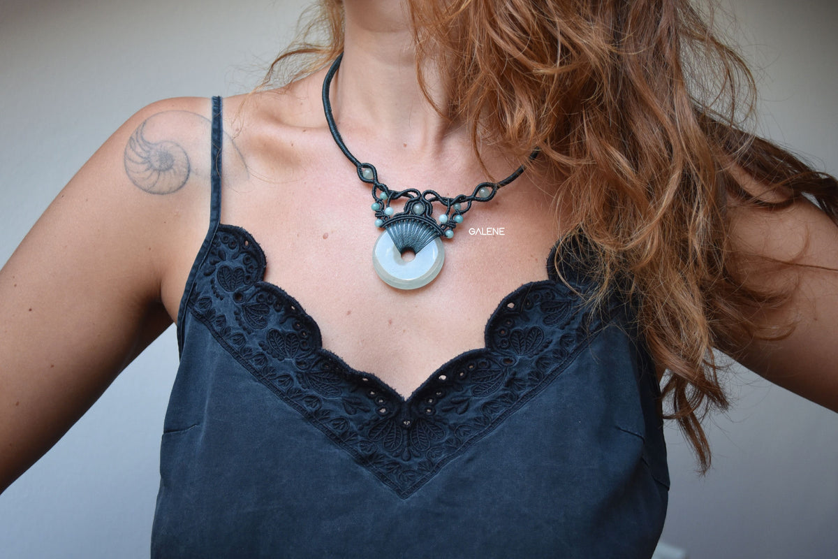 collana lumière con avventurina indossata