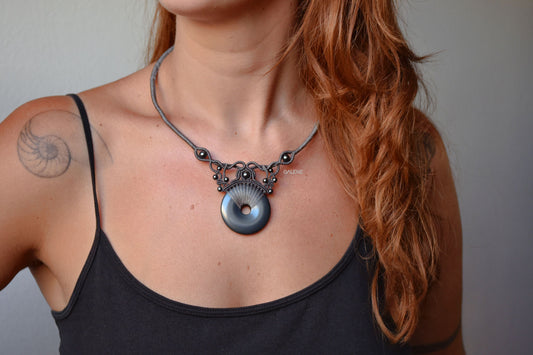 Collana Lumière in macramè con Ematite naturale