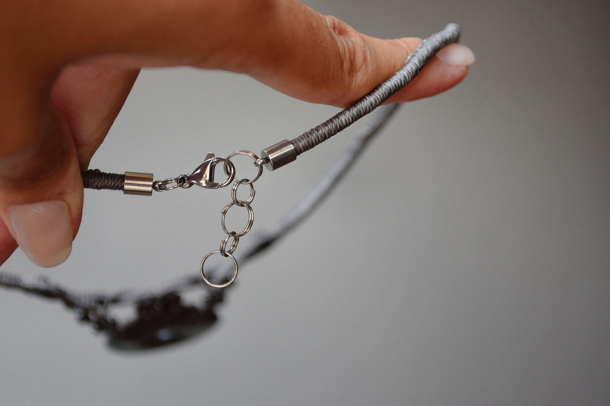 Collana Lumière in macramè con Ematite naturale