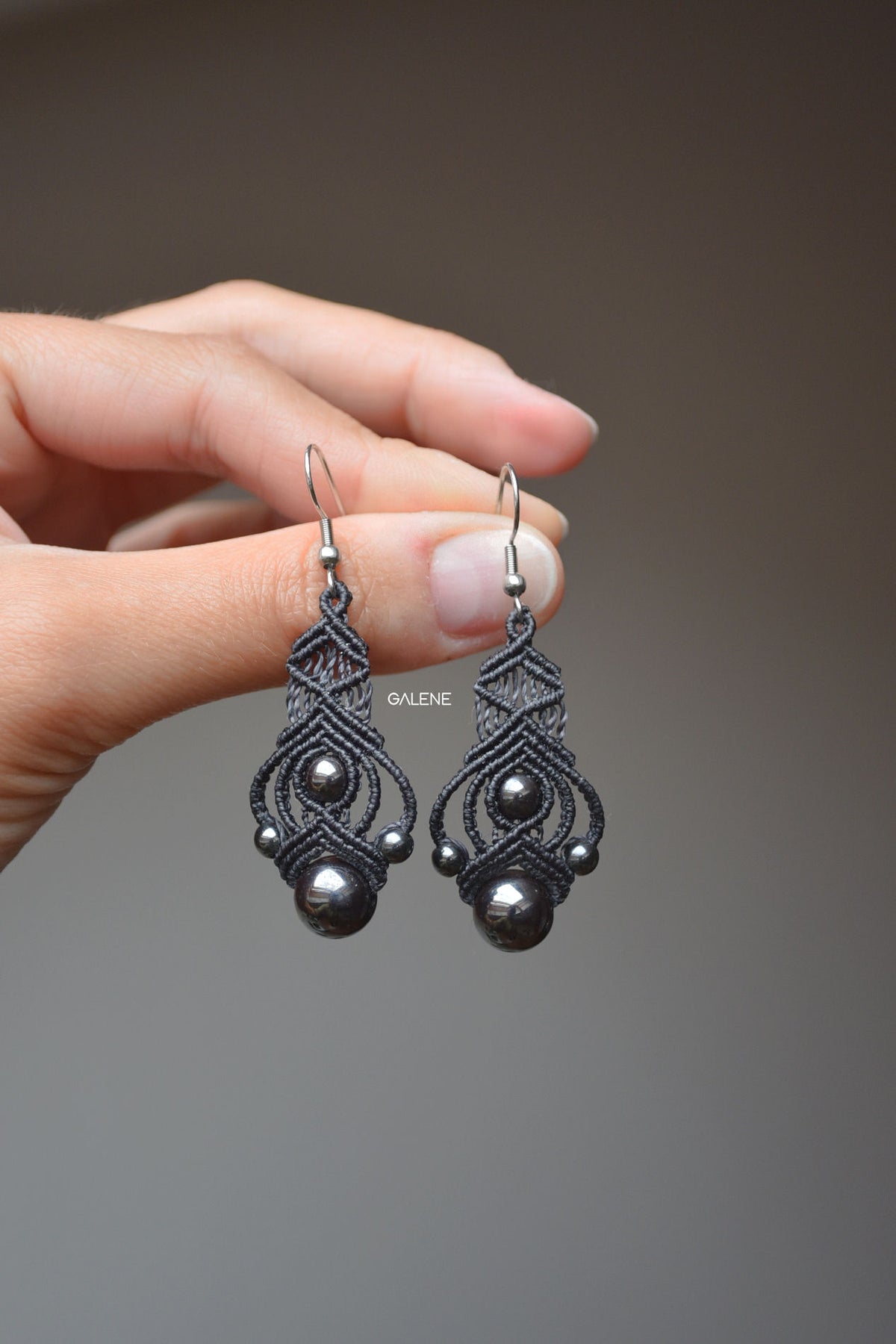 orecchini gothic Kerala con ematite naturale